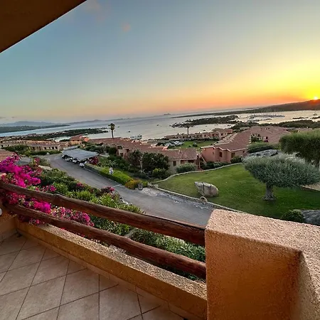 Casa Bellavista Trilocale Con Splendida Vista Mare Lägenhet Golfo Aranci